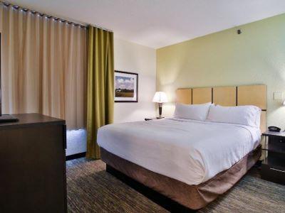Candlewood Hotel 2*