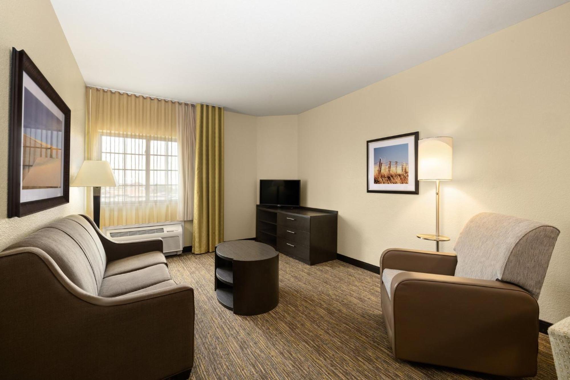 Candlewood Hotel 2*