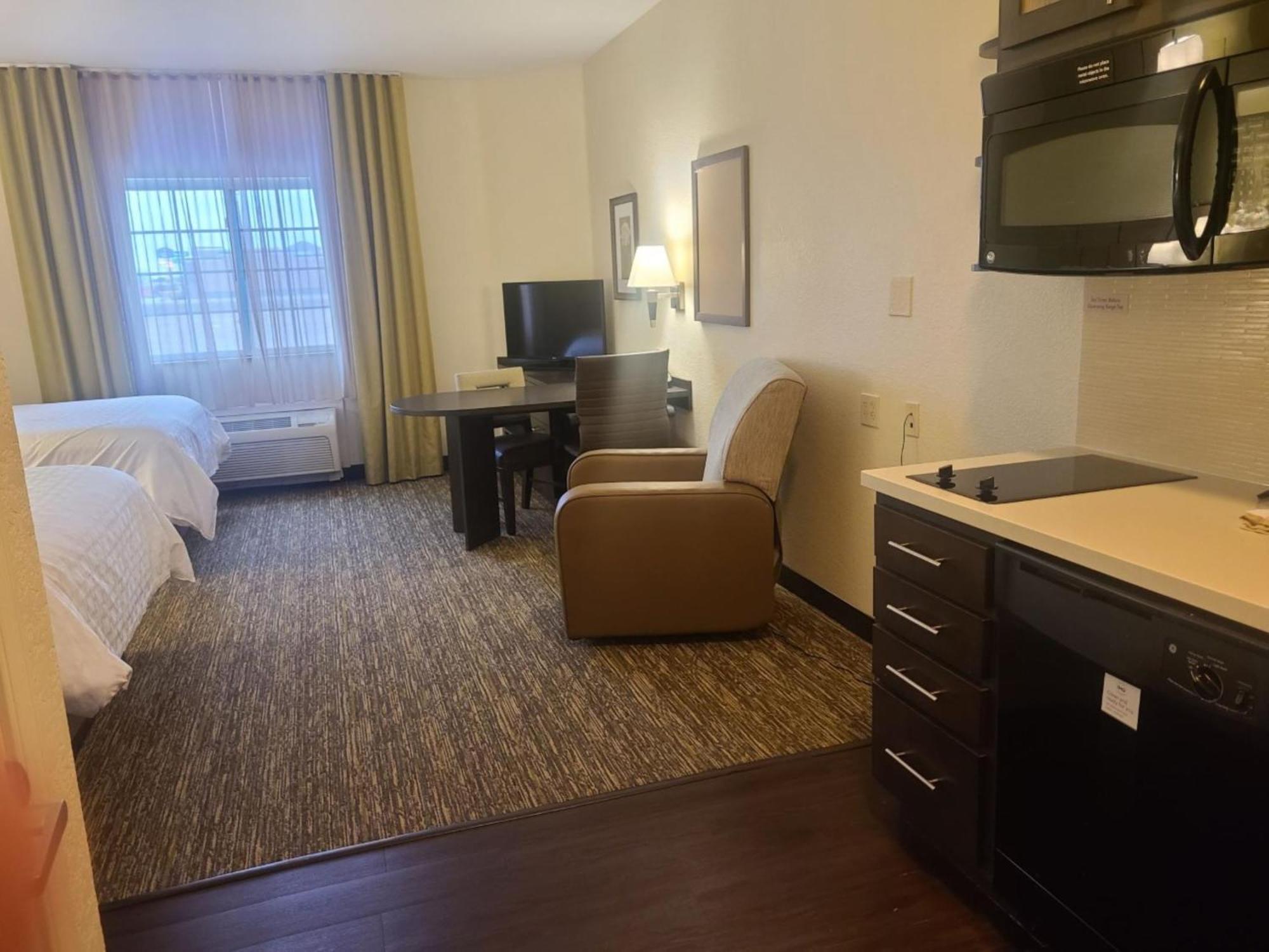 Candlewood Hotel 2*