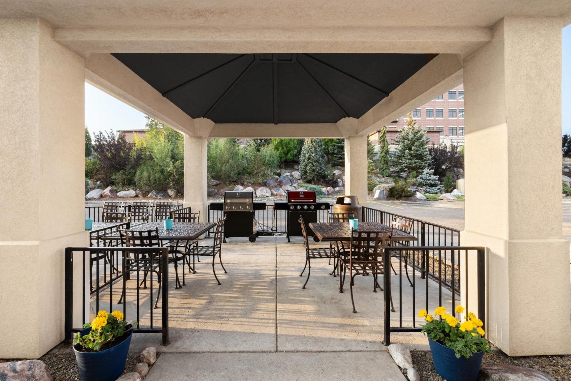 Candlewood Hotel Bismarck